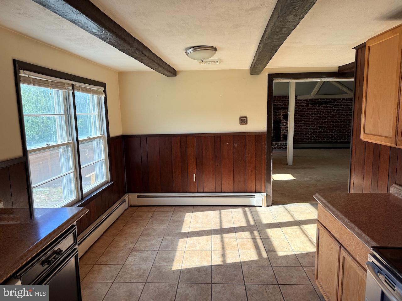 1462 Snell Road Pottstown, PA 19464 - Photo 9 of 33 Breakfast area