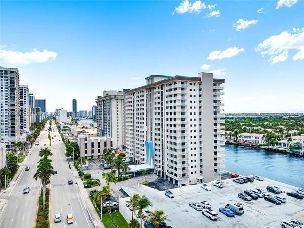 $525,000 | 1500 South Ocean Drive, Unit G10, Hollywood, FL 33019