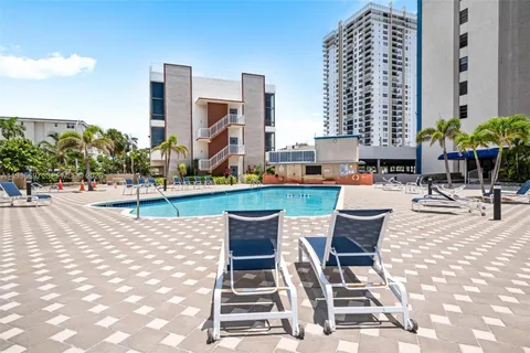 $525,000 | 1500 South Ocean Drive, Unit G10, Hollywood, FL 33019