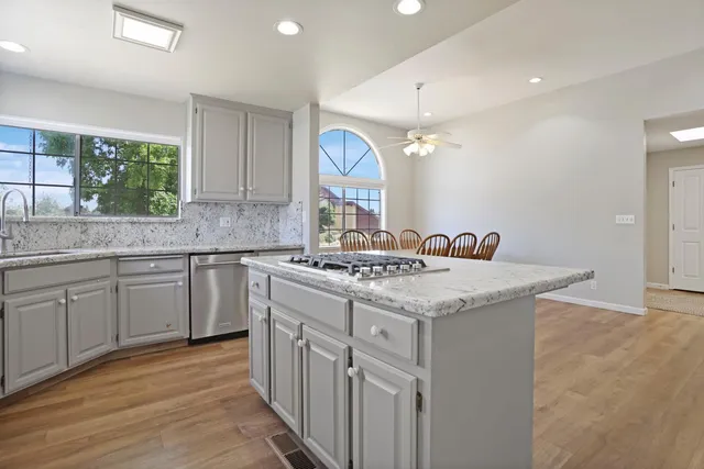 $484,500 | 556 Blue Herron Court, Valley Springs, CA 95252