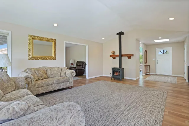 $484,500 | 556 Blue Herron Court, Valley Springs, CA 95252