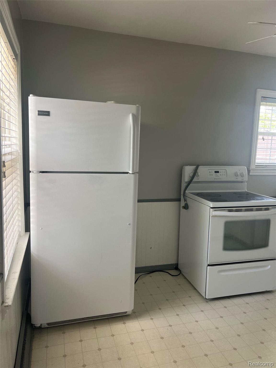 603 Parkwood Street Monroe, MI 48162 - Photo 6 of 13 006_beyc6a3d1811a77cf.jpg