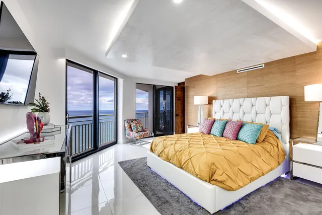 $1,600,000 | 3000 North Ocean Drive, Unit PHA, Singer Island, FL 33404