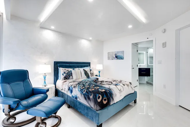 $1,600,000 | 3000 North Ocean Drive, Unit PHA, Singer Island, FL 33404