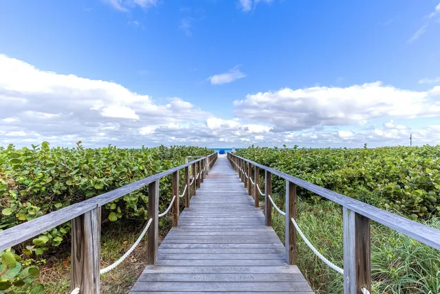 $1,600,000 | 3000 North Ocean Drive, Unit PHA, Singer Island, FL 33404