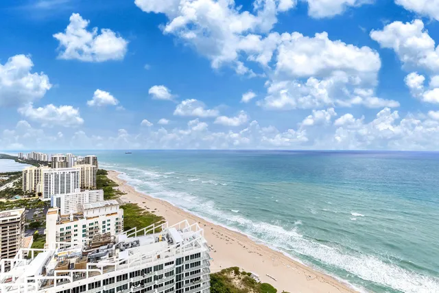 $1,600,000 | 3000 North Ocean Drive, Unit PHA, Singer Island, FL 33404