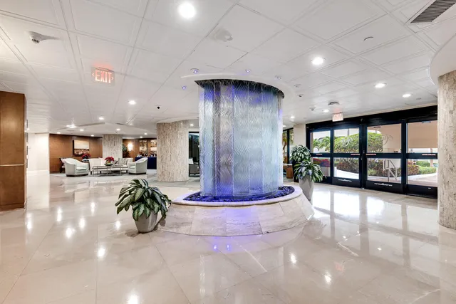 $1,600,000 | 3000 North Ocean Drive, Unit PHA, Singer Island, FL 33404