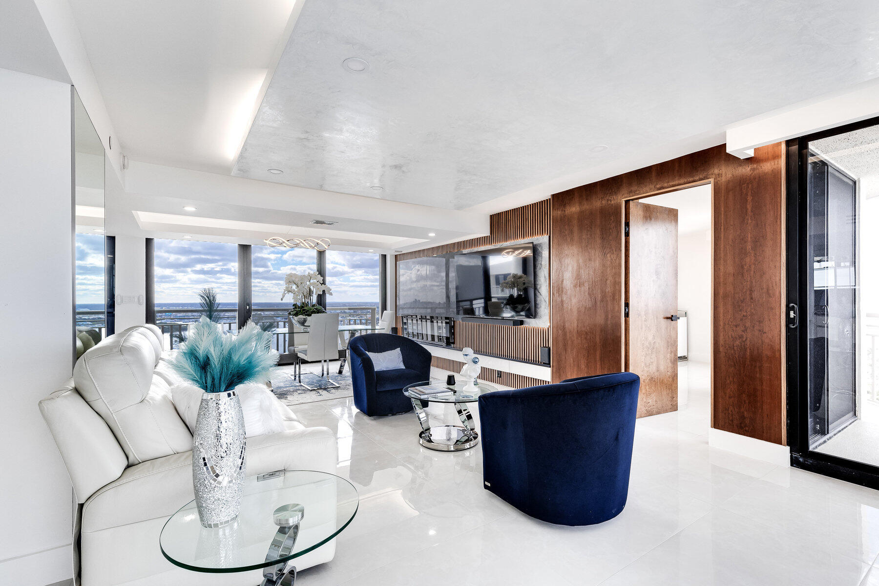 3000 North Ocean Drive, Unit PHA Singer Island, FL 33404 - Photo 4 of 40 014_014_633