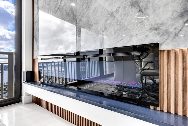 $1,600,000 | 3000 North Ocean Drive, Unit PHA, Singer Island, FL 33404