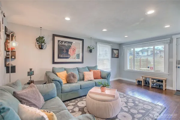 $575,000 | 10644 2nd Place Southwest, Seattle, WA 98146
