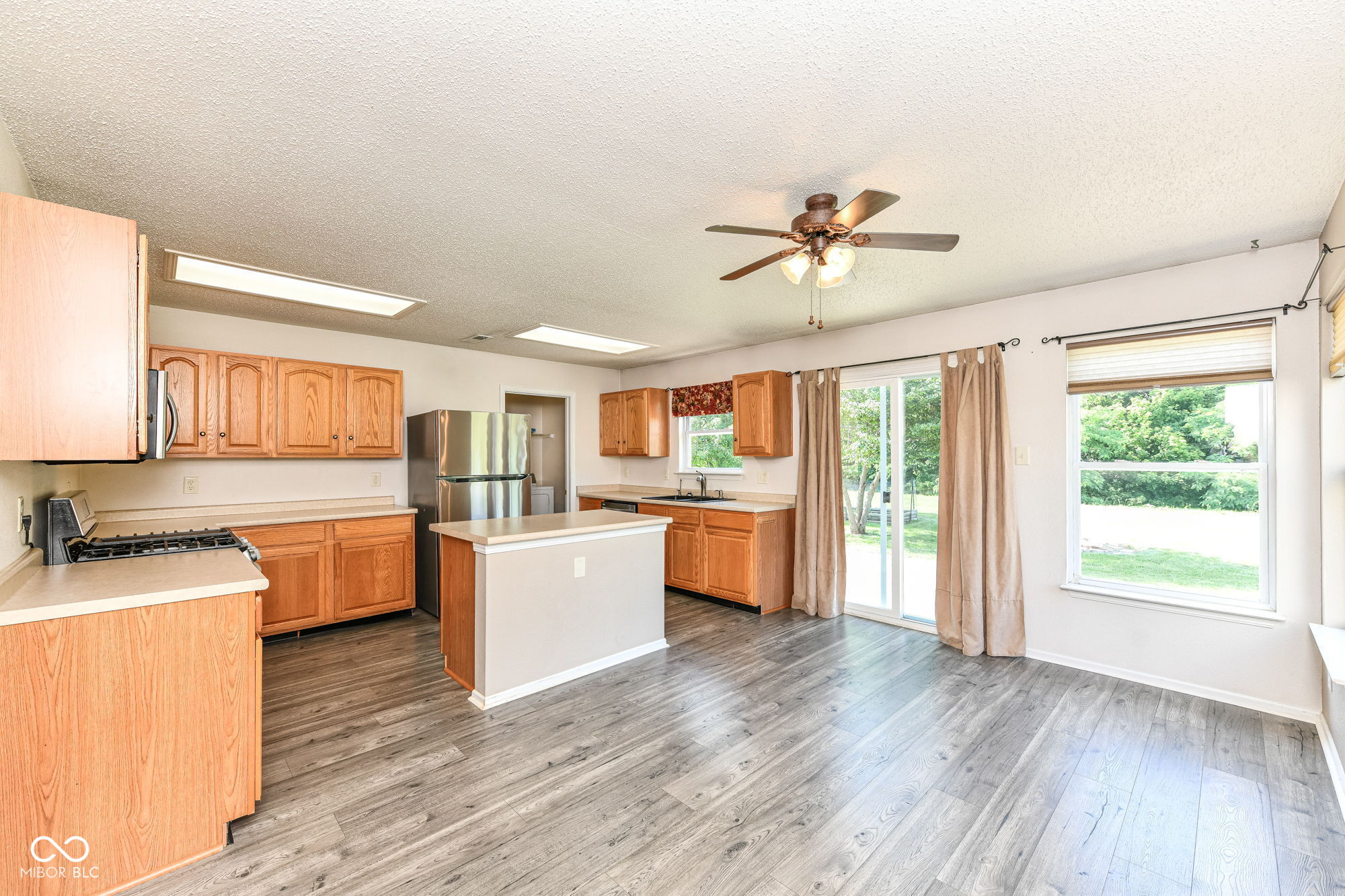 6864 Merritt Ridge Way Avon, IN 46123 - Photo 10 of 40