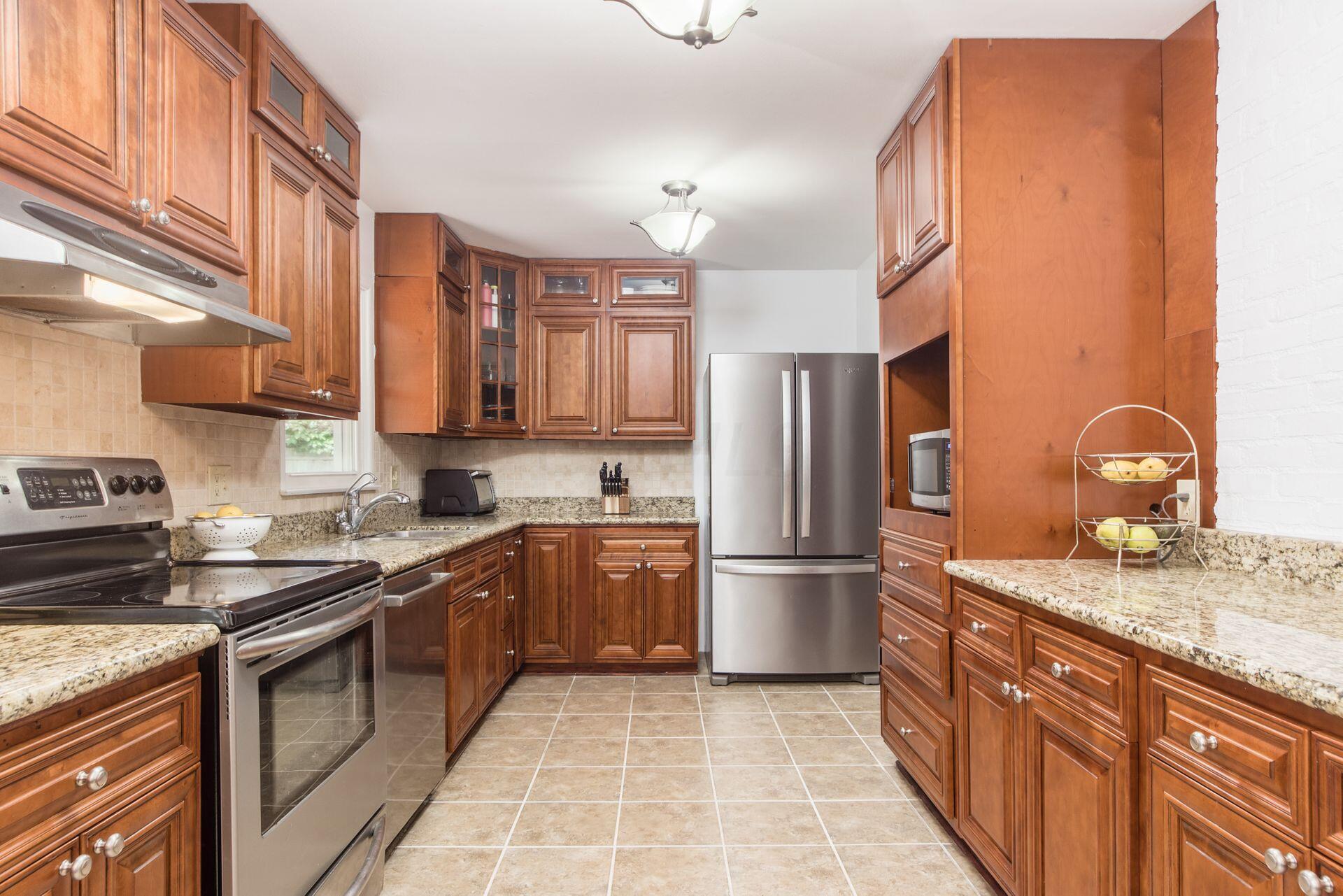1527 Fishinger Road Columbus, OH 43221 - Photo 9 of 27 013_6fe5_M 1527 Fischinger025