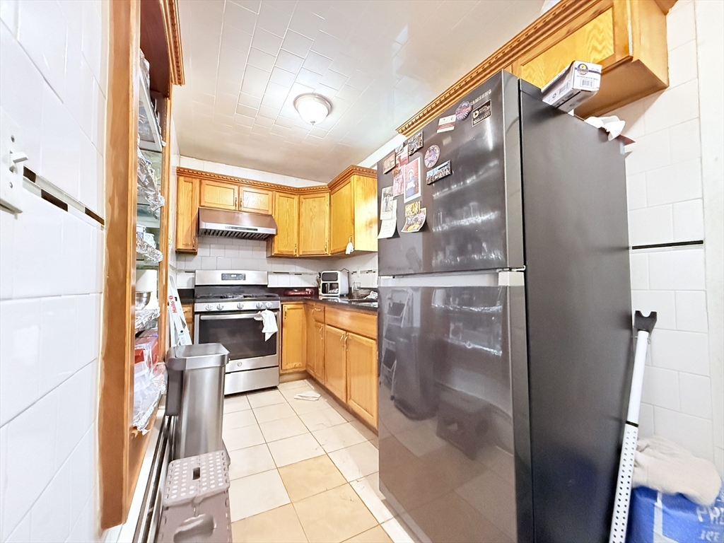 142 Abbott Street Lawrence, MA 01843 - Photo 11 of 30