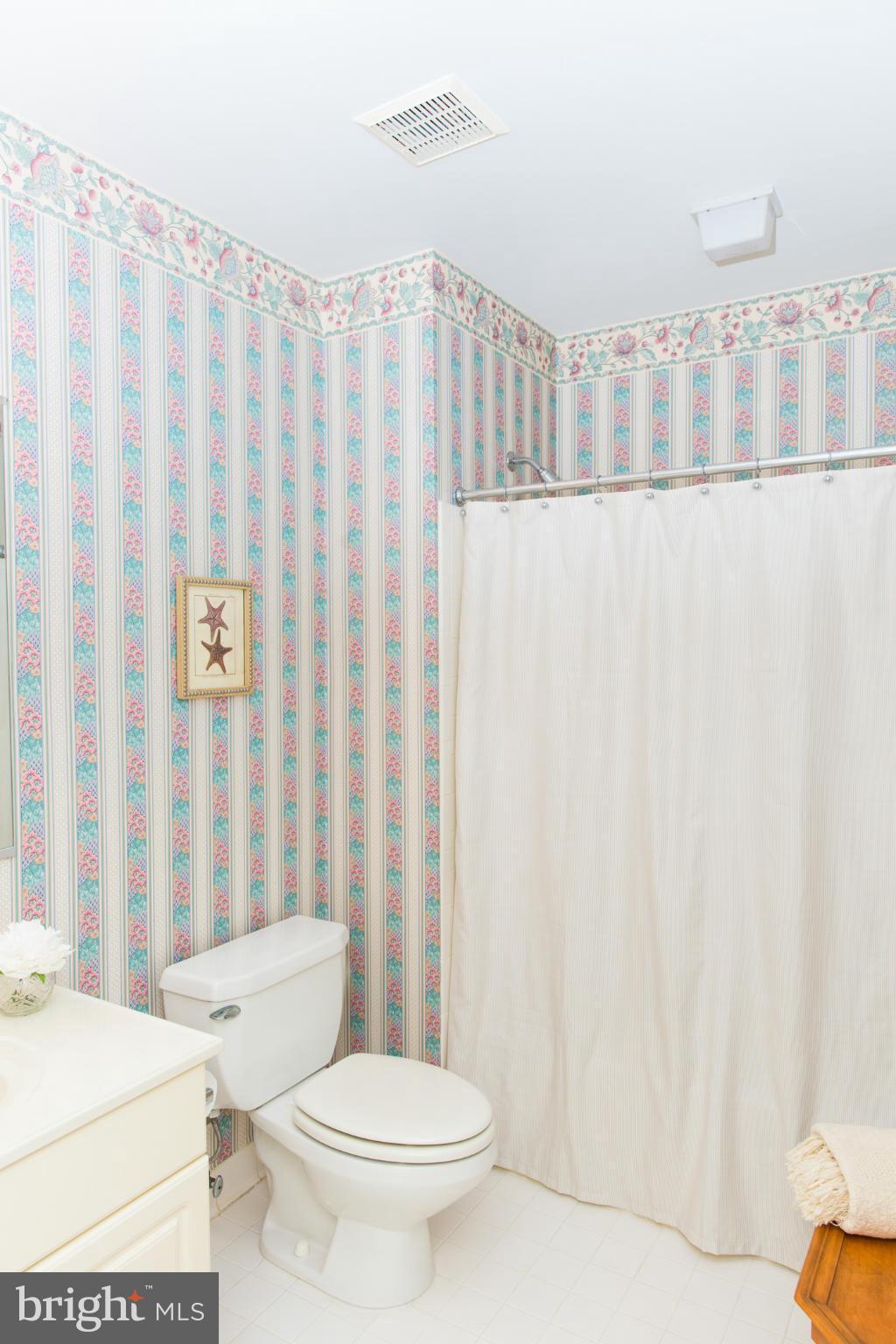 402 Kilree Road, Unit 101 Lutherville-Timonium, MD 21093 - Photo 21 of 23 2nd Bathroom