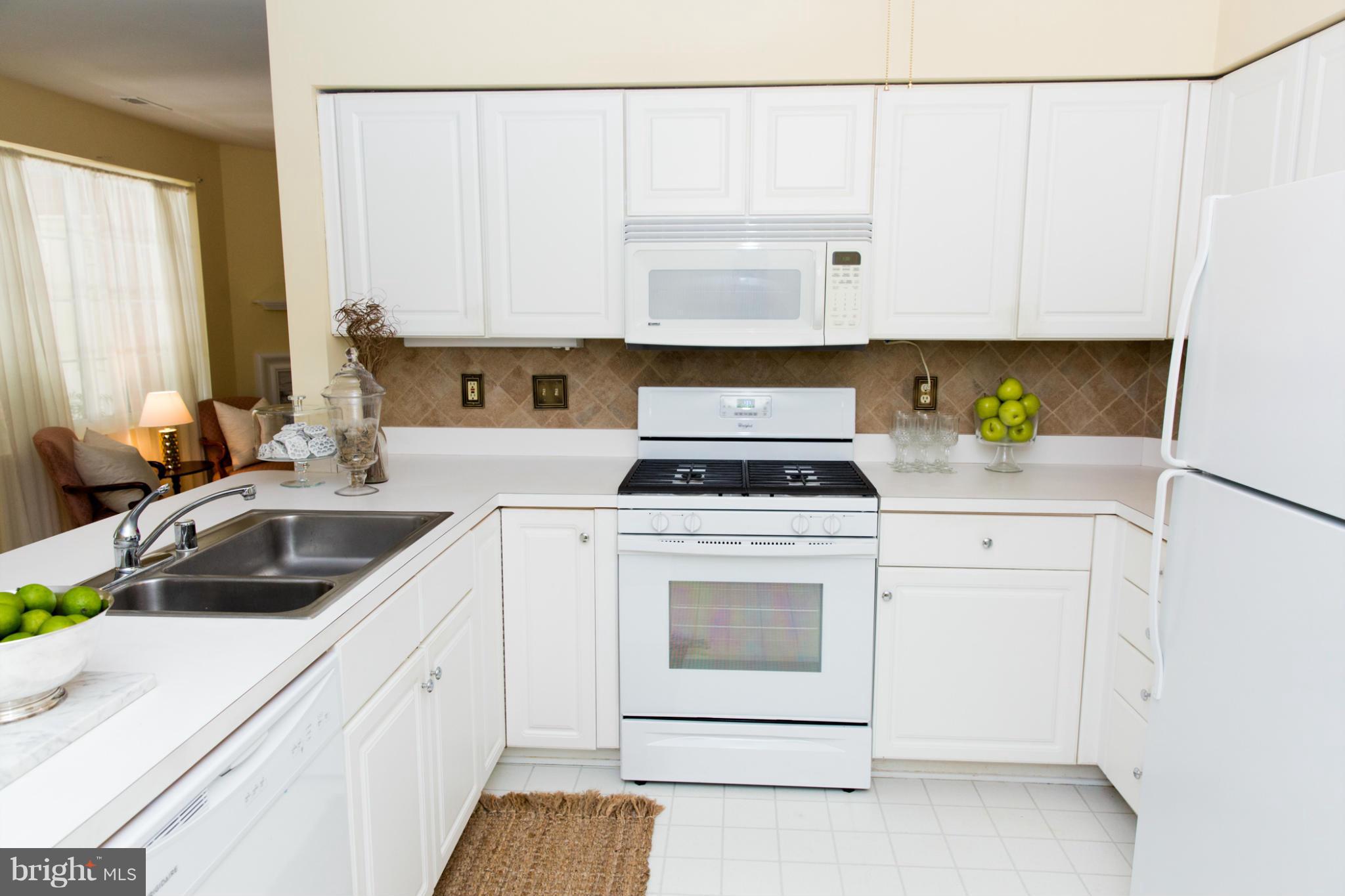 402 Kilree Road, Unit 101 Lutherville-Timonium, MD 21093 - Photo 5 of 23 Kitchen