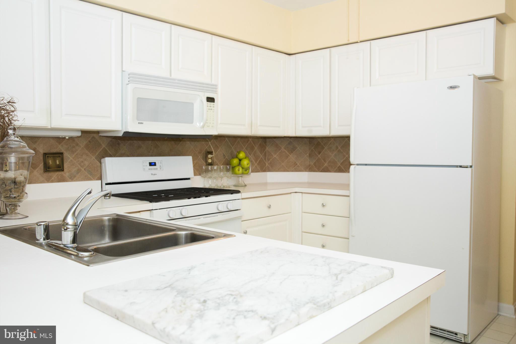 402 Kilree Road, Unit 101 Lutherville-Timonium, MD 21093 - Photo 6 of 23 Kitchen