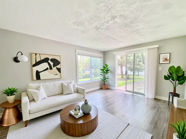 $214,000 | 903 Blackhawk Drive, University Park, IL 60484