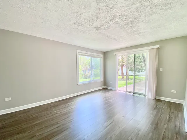 $214,000 | 903 Blackhawk Drive, University Park, IL 60484