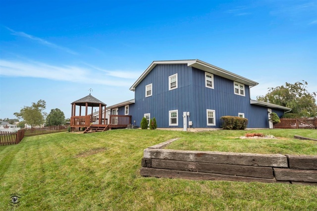 784 Darsha Road New Lenox, IL 60451 - Photo 21 of 21 a house view with a garden space