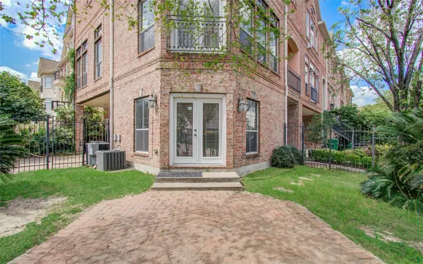 $3,500 | 501 Leverkuhn Street, Houston, TX 77007