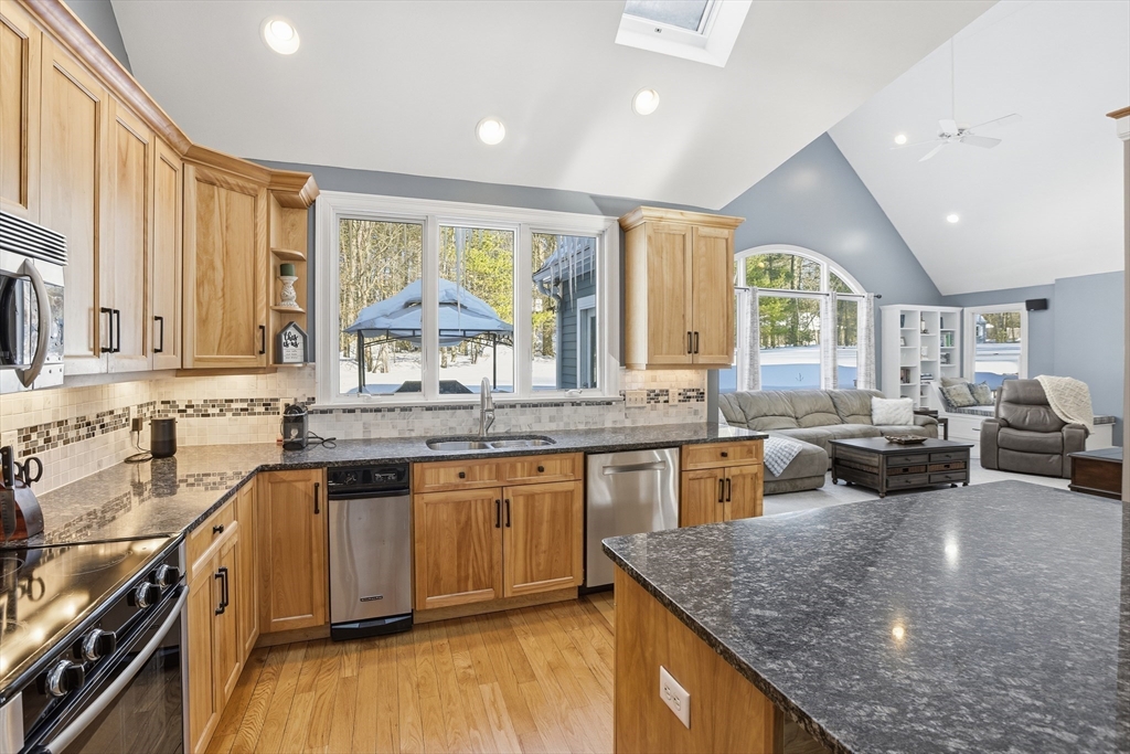 15 Gilson Road Groton, MA 01450 - Photo 7 of 42