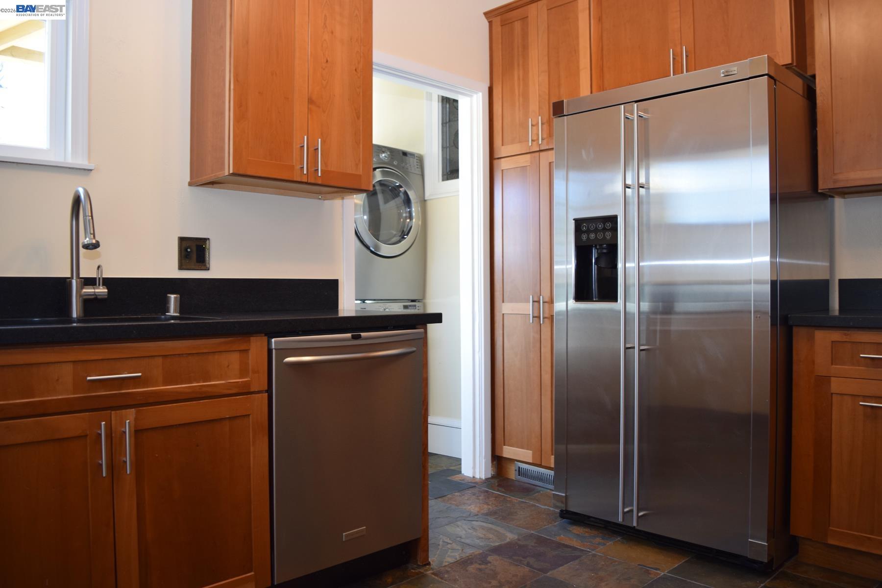 2860 Jackson Street Alameda, CA 94501 - Photo 12 of 54
