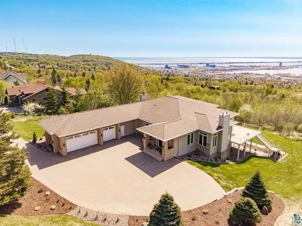 $1,200,000 | 2906 West 15th Street, Duluth, MN 55811