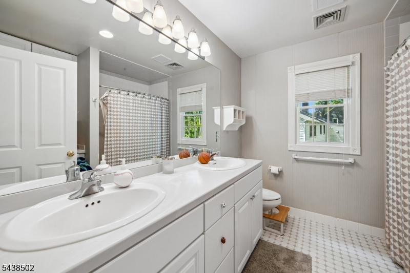 24 Canoe Brook Road Short Hills, NJ 07078 - Photo 25 of 42