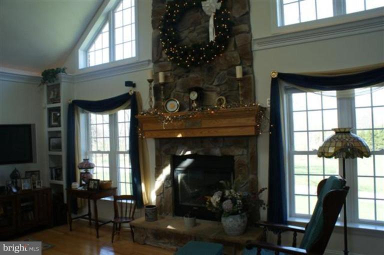 16235 Shaffer Road Sharpsburg, MD 21782 - Photo 5 of 18 Family Room #2