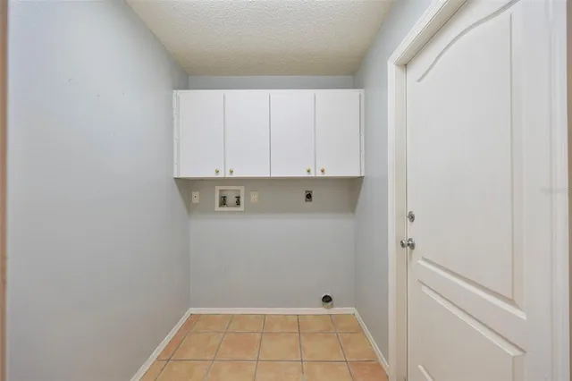 $364,900 | 3022 Beaver Pond Trail, Valrico, FL 33596