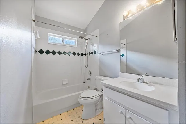 $364,900 | 3022 Beaver Pond Trail, Valrico, FL 33596