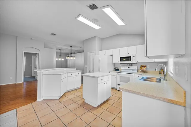 $364,900 | 3022 Beaver Pond Trail, Valrico, FL 33596