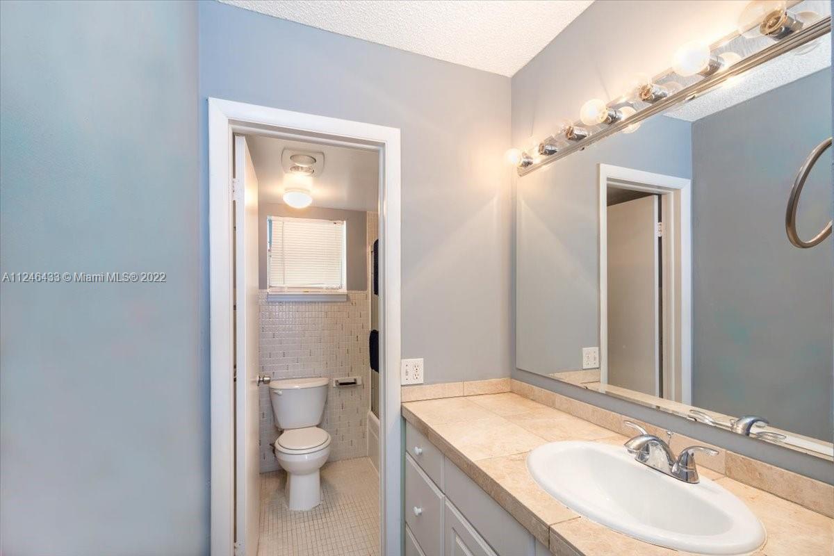 400 North Surf Road, Unit 902 Hollywood, FL 33019 - Photo 11 of 15 Gallery Image 11
