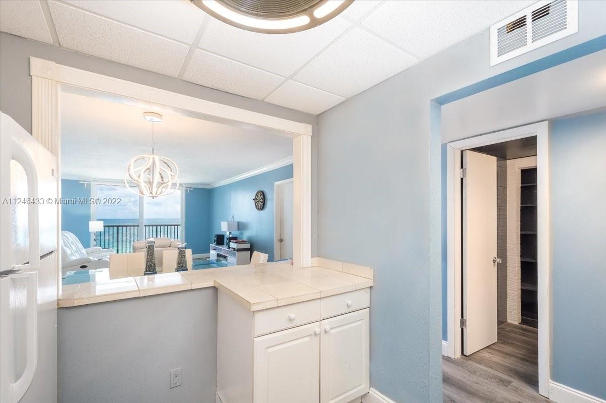 400 North Surf Road, Unit 902 Hollywood, FL 33019 - Photo 12 of 15 Gallery Image 12