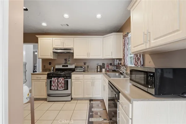 $795,000 | 12752 Cowley Avenue, Downey, CA 90242