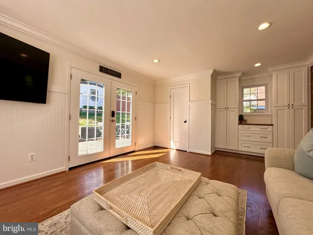 $4,750 | 3004 Marshall Street, Falls Church, VA 22042