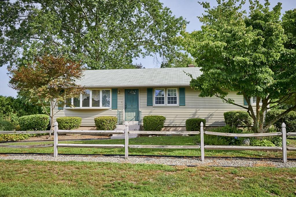 116 Harding Street Chicopee, MA 01013 - Photo 3 of 38 Gallery Image 3