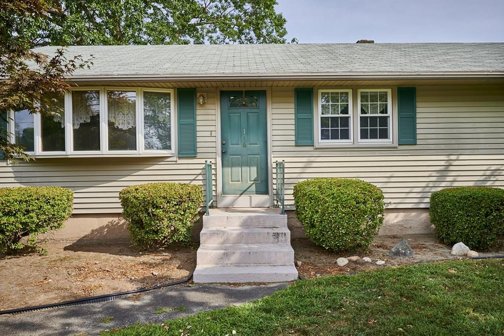 116 Harding Street Chicopee, MA 01013 - Photo 4 of 38 Gallery Image 4