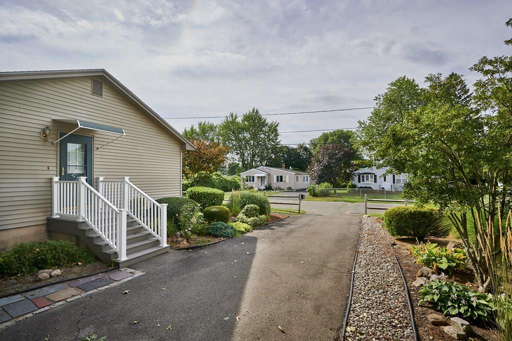 116 Harding Street Chicopee, MA 01013 - Photo 6 of 38 Gallery Image 6