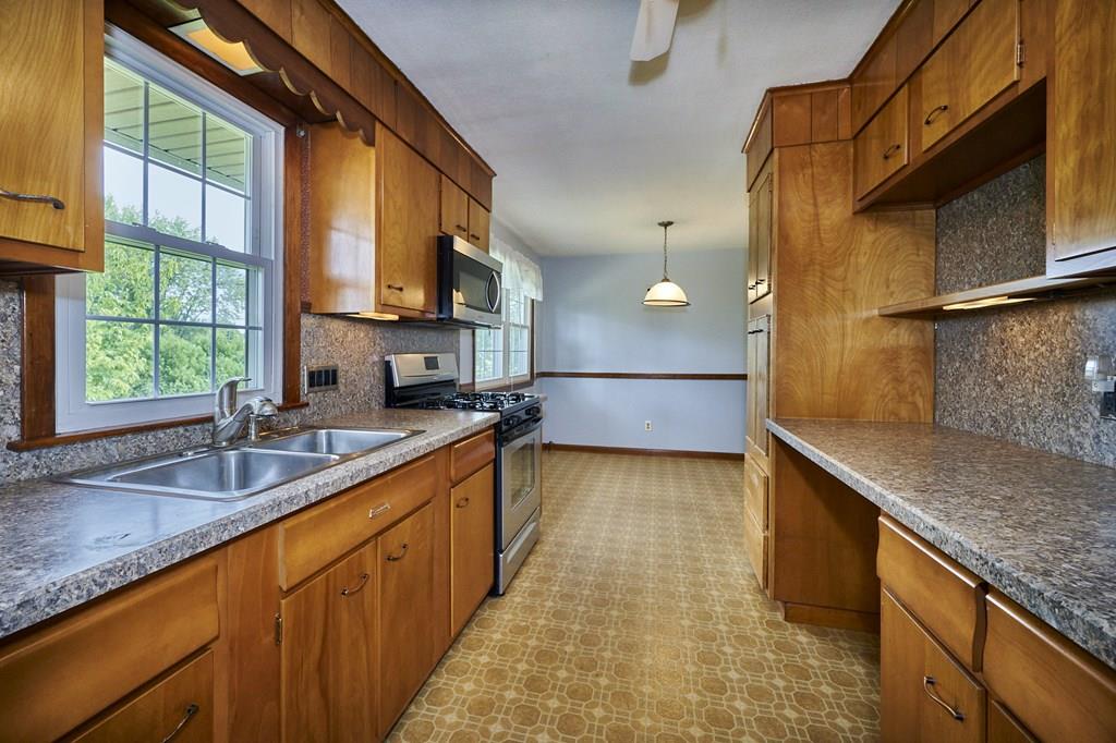 116 Harding Street Chicopee, MA 01013 - Photo 7 of 38 Gallery Image 7