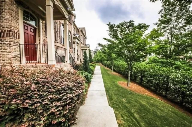 a view of a multi story building