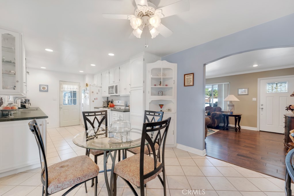 3307 Cole Avenue Simi Valley, CA 93063 - Photo 6 of 38 Dinning Area