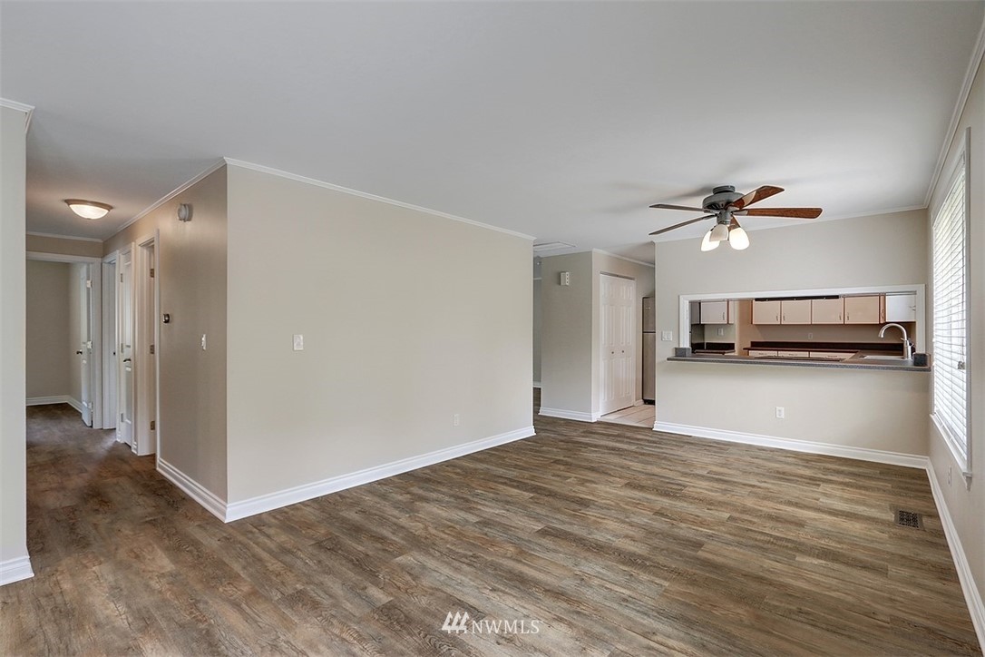 13714 Southeast 163rd Street Renton, WA 98058 - Photo 14 of 29 Gallery Image 14