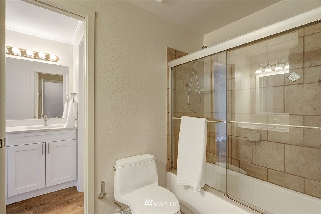 13714 Southeast 163rd Street Renton, WA 98058 - Photo 21 of 29 Gallery Image 21