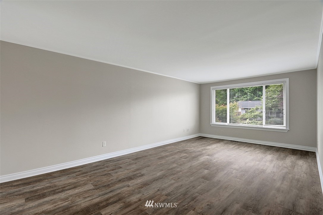 13714 Southeast 163rd Street Renton, WA 98058 - Photo 5 of 29 Gallery Image 5
