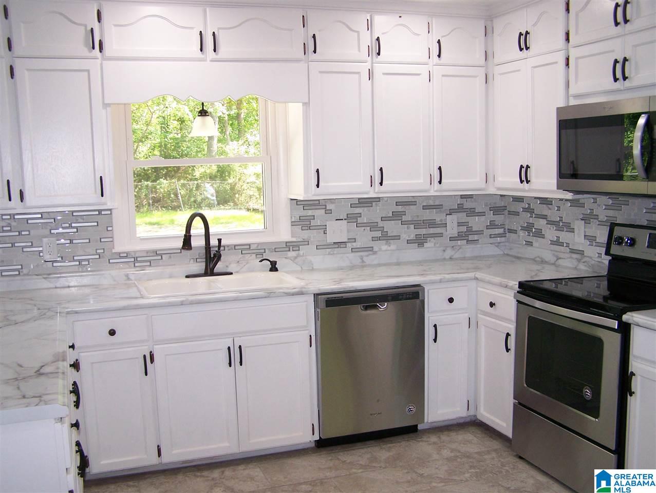 1407 Cherokee Trail Anniston, AL 36206 - Photo 6 of 46