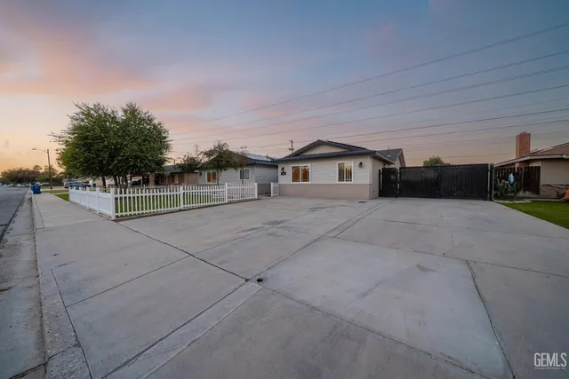 $699,500 | Undisclosed Address, Bakersfield, CA 93312