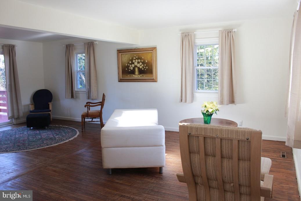 409 Swarthmore Road Glassboro, NJ 08028 - Photo 4 of 13
