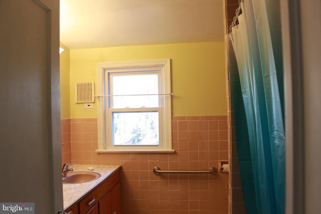 409 Swarthmore Road Glassboro, NJ 08028 - Photo 10 of 13