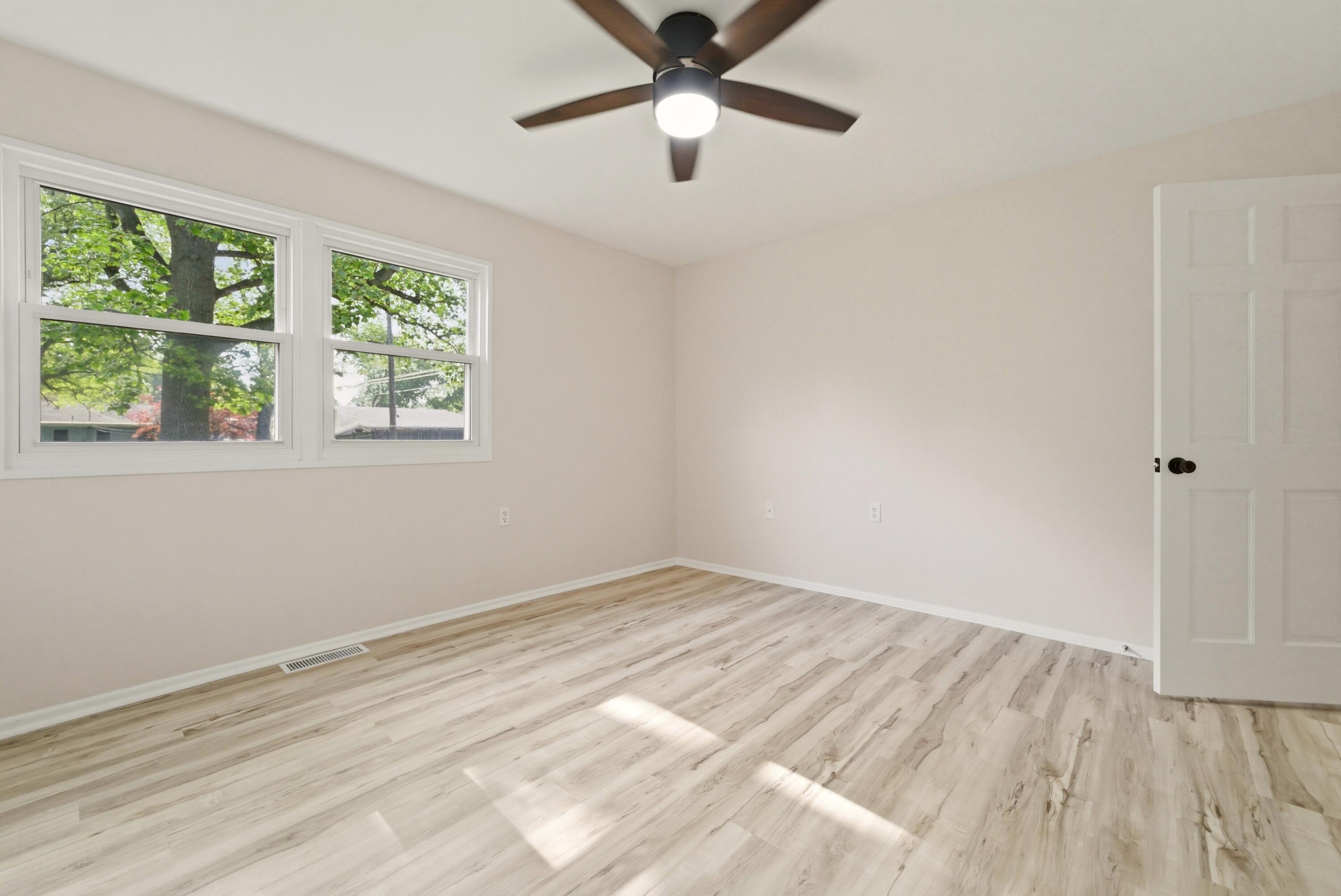 729 Governor Road Valparaiso, IN 46385 - Photo 12 of 25 3000x2005